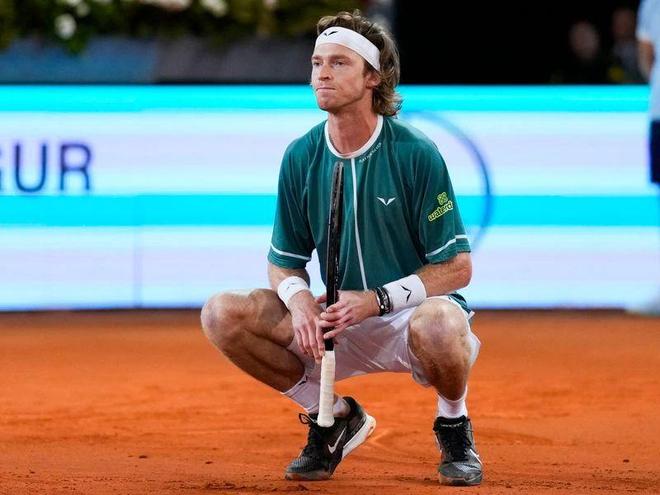 整会让老鹰 整会让老鹰