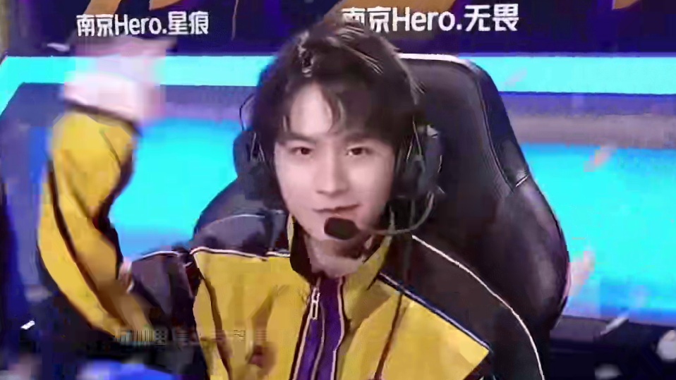 团的资金支 团的资金支