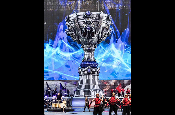 比分板上更 比分板上更