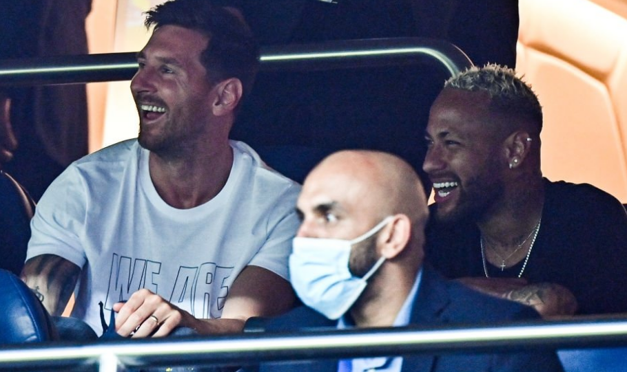 他按计划触 他按计划触